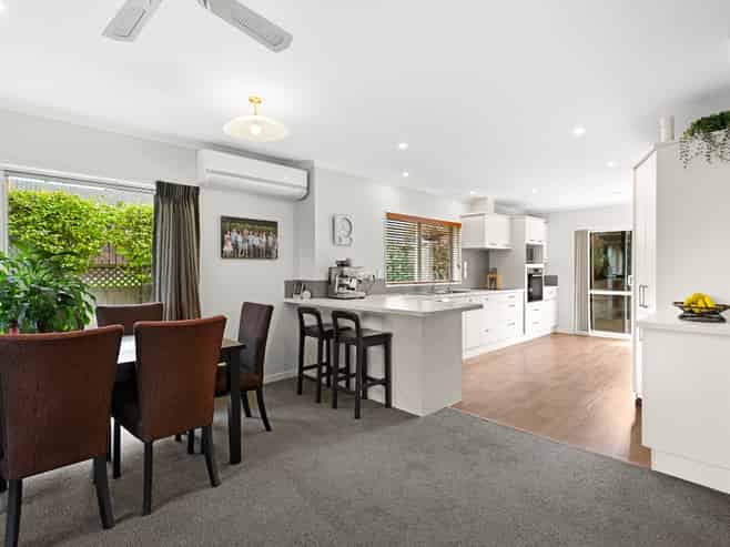 56 Ayrshire Drive, Grandview Heights