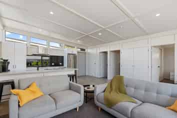 2/87 Warrington Street, Saint Albans