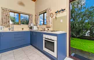 A/713 East Coast Road, Browns Bay