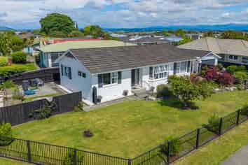 7 Norwich Street, STOKE