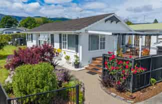 7 Norwich Street, STOKE