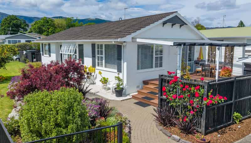 7 Norwich Street, STOKE