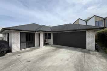 18A Te Atatu Road, Te Atatu South