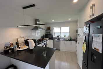 18A Te Atatu Road, Te Atatu South