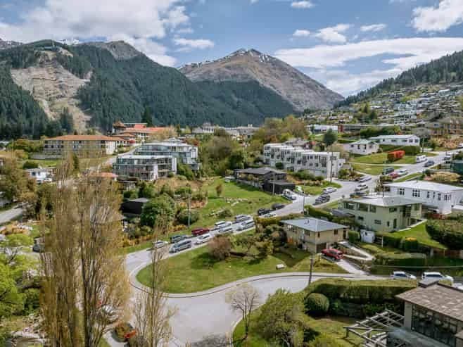 1 Suburb Street, Queenstown