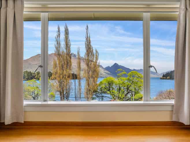 1 Suburb Street, Queenstown