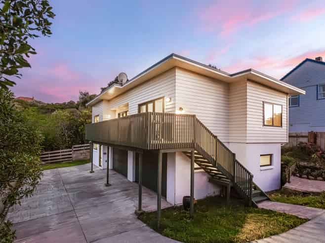 25a Hiwi Crescent, Titahi Bay