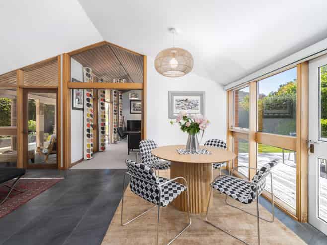 21 Desmond Street, Fendalton