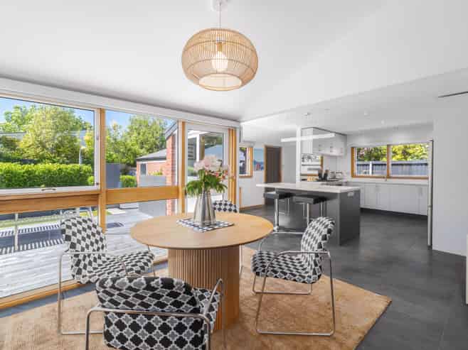 21 Desmond Street, Fendalton