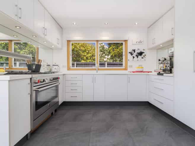 21 Desmond Street, Fendalton