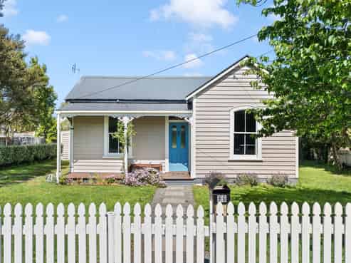 86 Fox Street, Featherston