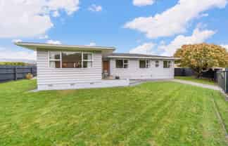 2 Mitre Grove, Trentham