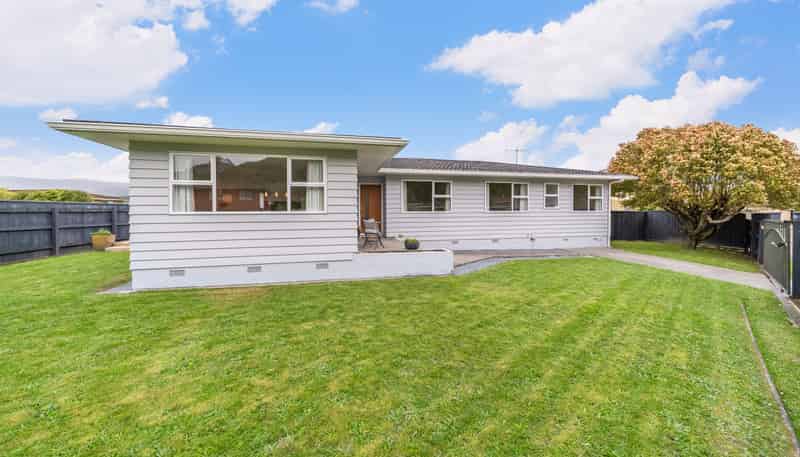 2 Mitre Grove, Trentham