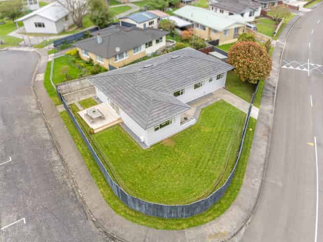 2 Mitre Grove, Trentham