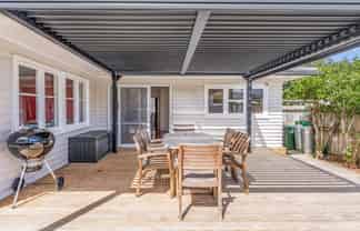 11 Waddell Avenue, Point England