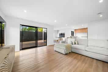 15A Tonkin Drive, Sunnynook