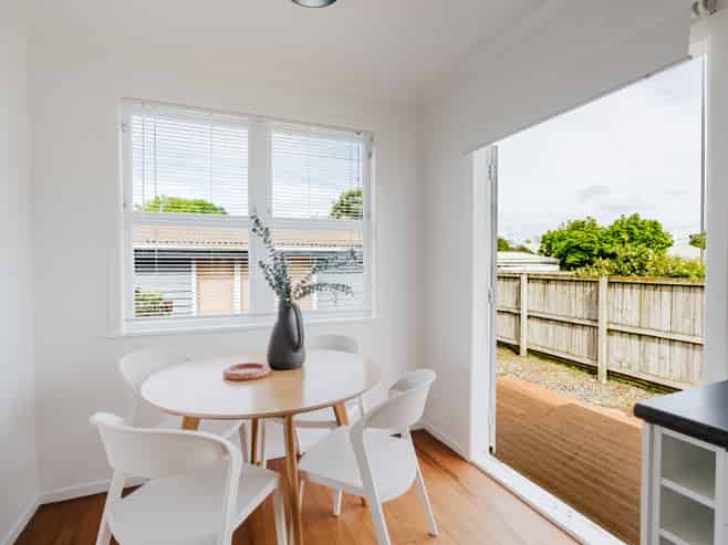 39 Garden Heights Avenue, Glenview