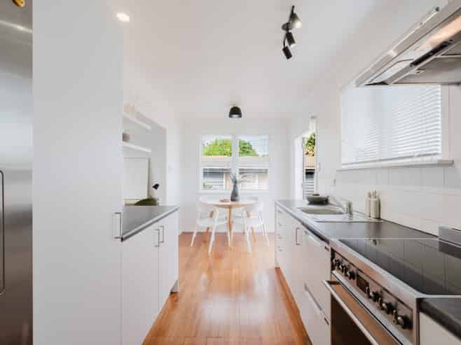 39 Garden Heights Avenue, Glenview