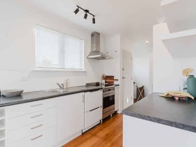 39 Garden Heights Avenue, Glenview