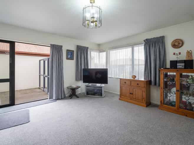 12 Hawthorn Way, Richmond