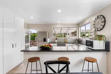 8 Babington Place, Torbay