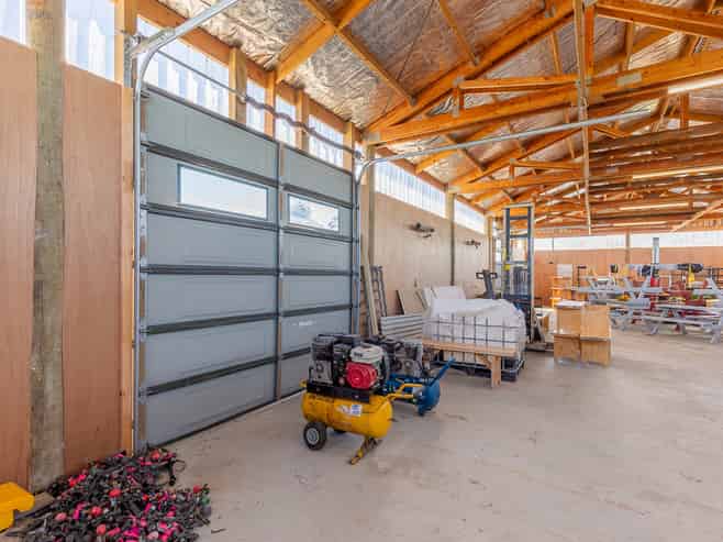 Workshop, Warehouse + Big 6,000sqm Secure Yard