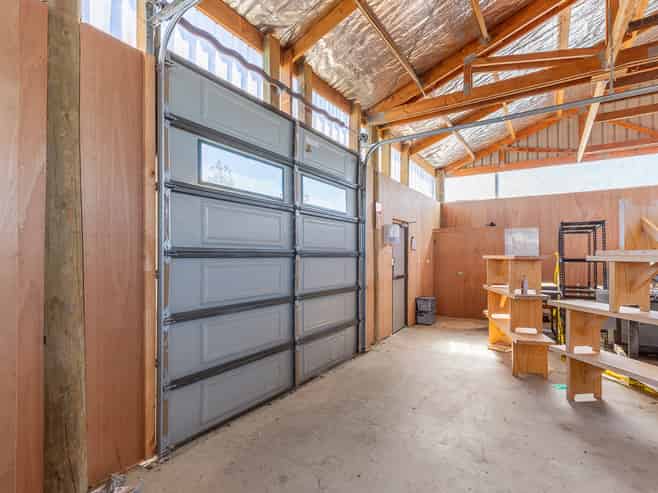 Workshop, Warehouse + Big 6,000sqm Secure Yard