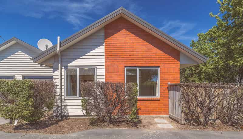 18H Defoe Place, Waltham