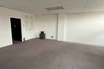 AFFORDABLE OFFICE SUITES IN NEW LYNN
