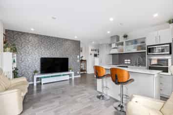 102A/160 Hobsonville Point Road, Hobsonville
