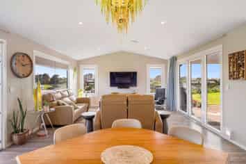 12 Longbeach Drive, Castlecliff