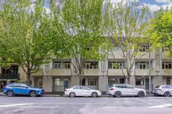 1B/9 Upper Queen Street, Newton