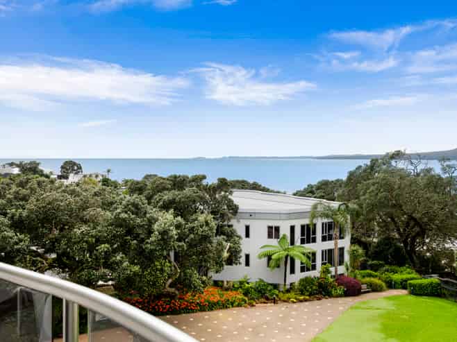 4C/173 Hurstmere Road, Takapuna