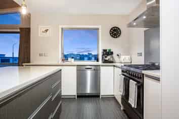 7 Aoraki Rise, Aotea