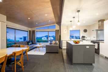7 Aoraki Rise, Aotea