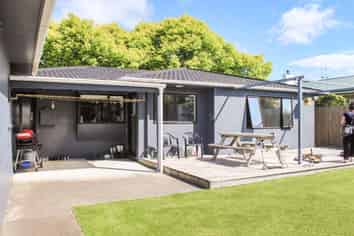 175 Tremaine Avenue, Westbrook