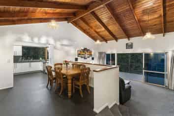 23 Crows Road, Swanson