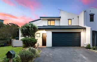 8 Paremata Drive, Paremata