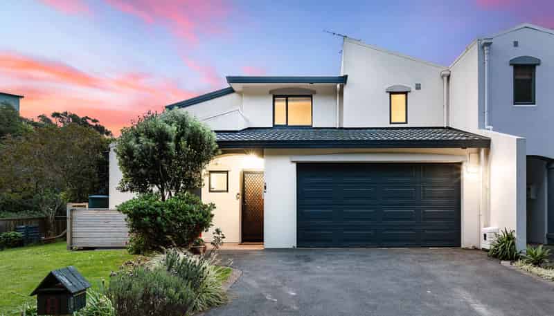 8 Paremata Drive, Paremata