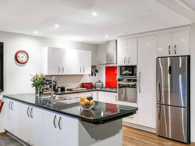8 Paremata Drive, Paremata