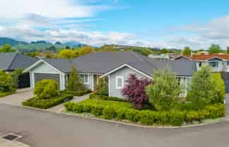 10 Thomas Way, Brightwater