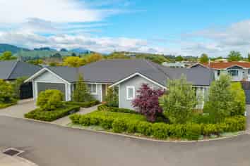 10 Thomas Way, Brightwater