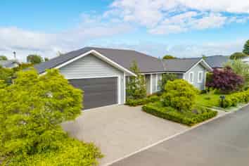 10 Thomas Way, Brightwater