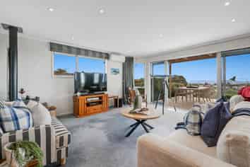43 Waiora Road, Stanmore Bay