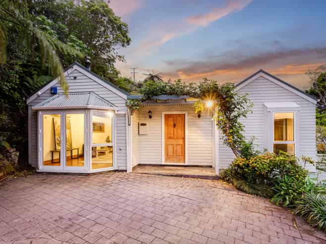 102a Miromiro Road, Normandale