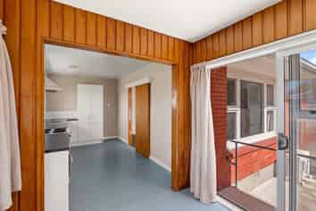 Flat 2/64 Roberta Drive, Somerfield