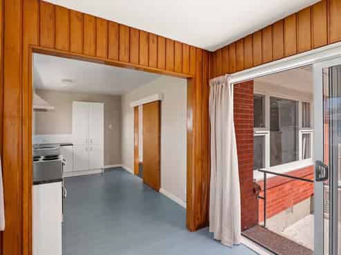 Flat 2/64 Roberta Drive, Somerfield