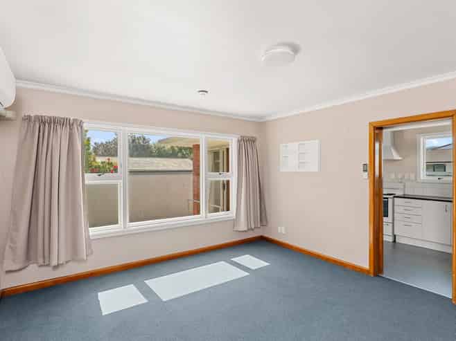 Flat 2/64 Roberta Drive, Somerfield