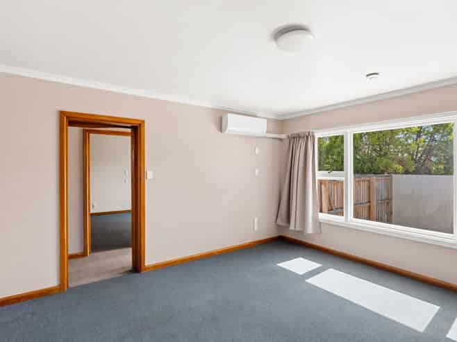 Flat 2/64 Roberta Drive, Somerfield