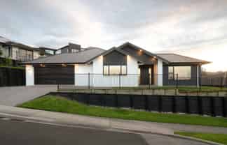 24 Drower Glen, Flagstaff